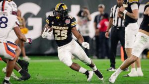 2025-12-28t022324z-1666899878-mt1usatoday27891191-rtrmadp-3-ncaa-football-gator-bowl-virginia-vs-missouri