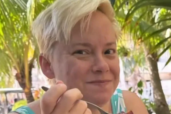 cbsn-fusion-whats-known-about-the-north-carolina-mom-who-went-missing-in-grenada-thumbnail