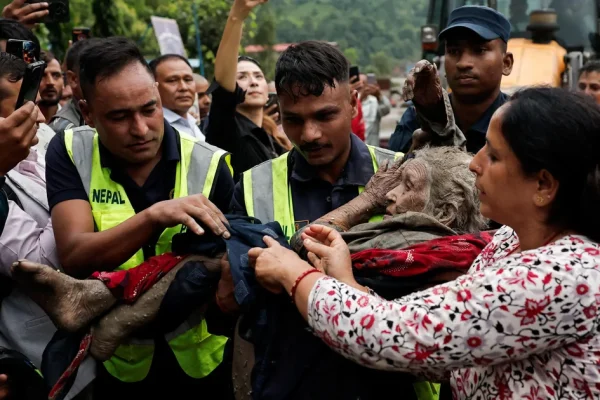 nepal-flood-rescue